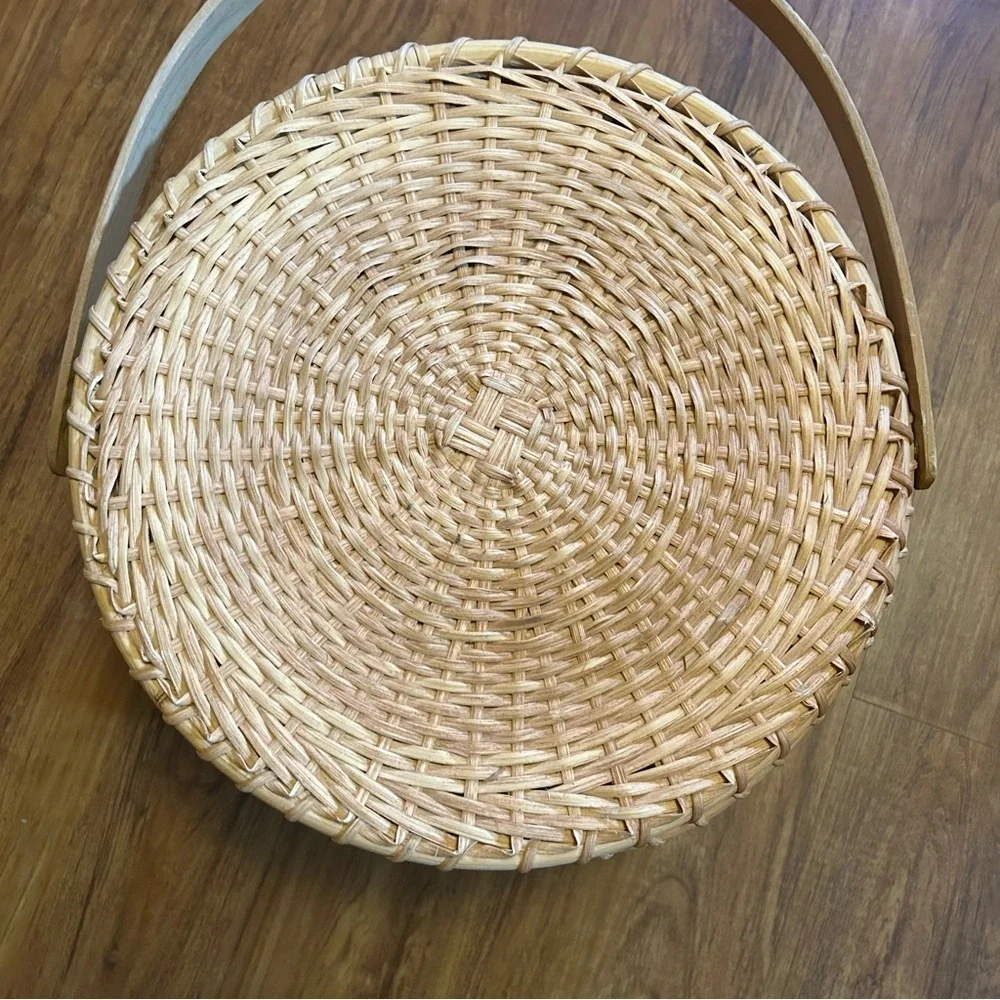 Woven Basket with Handle Vintage Nantucket basket with lid